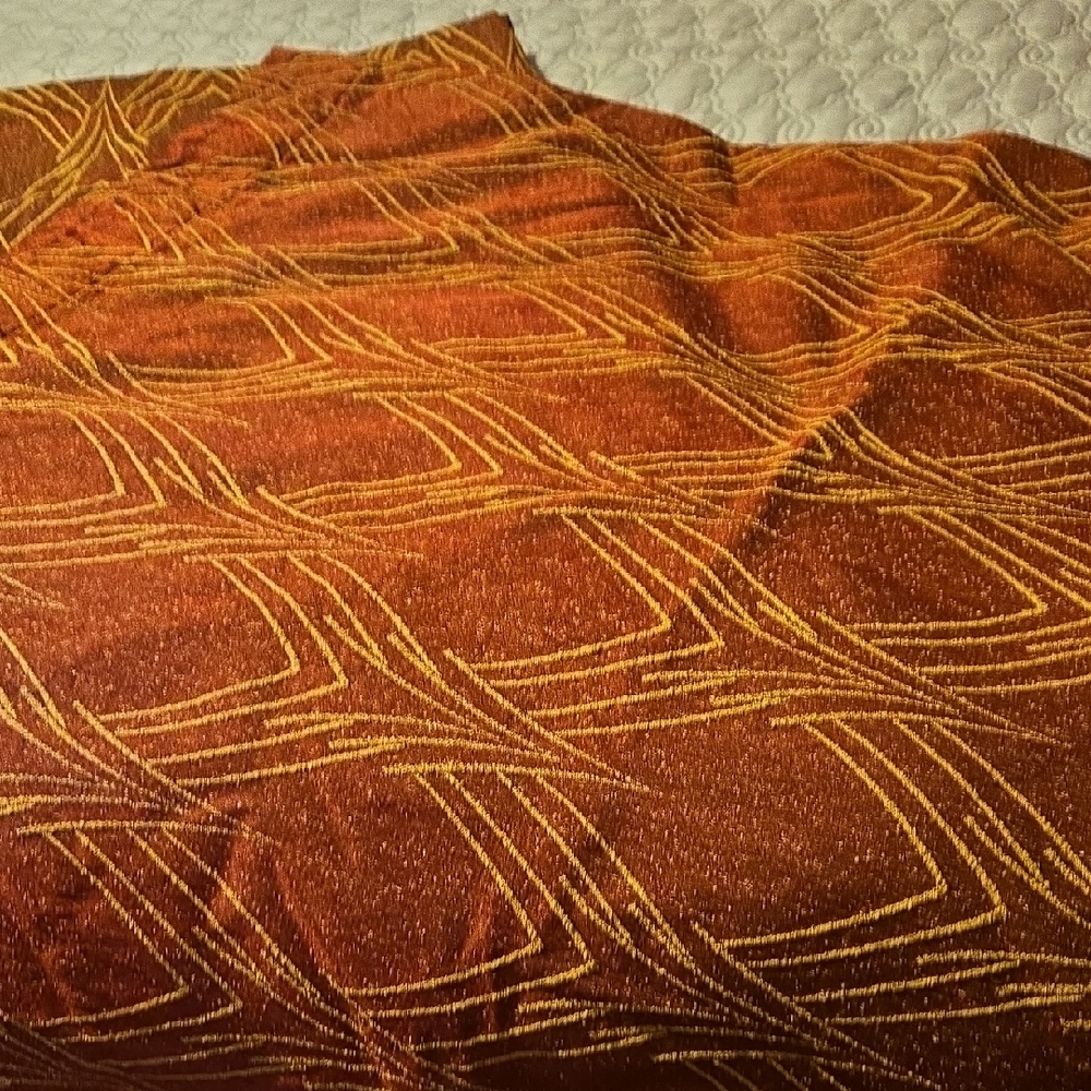 Vintage 2 Panel Drapes 77X84 With Tie Backs In Maroon And Beige